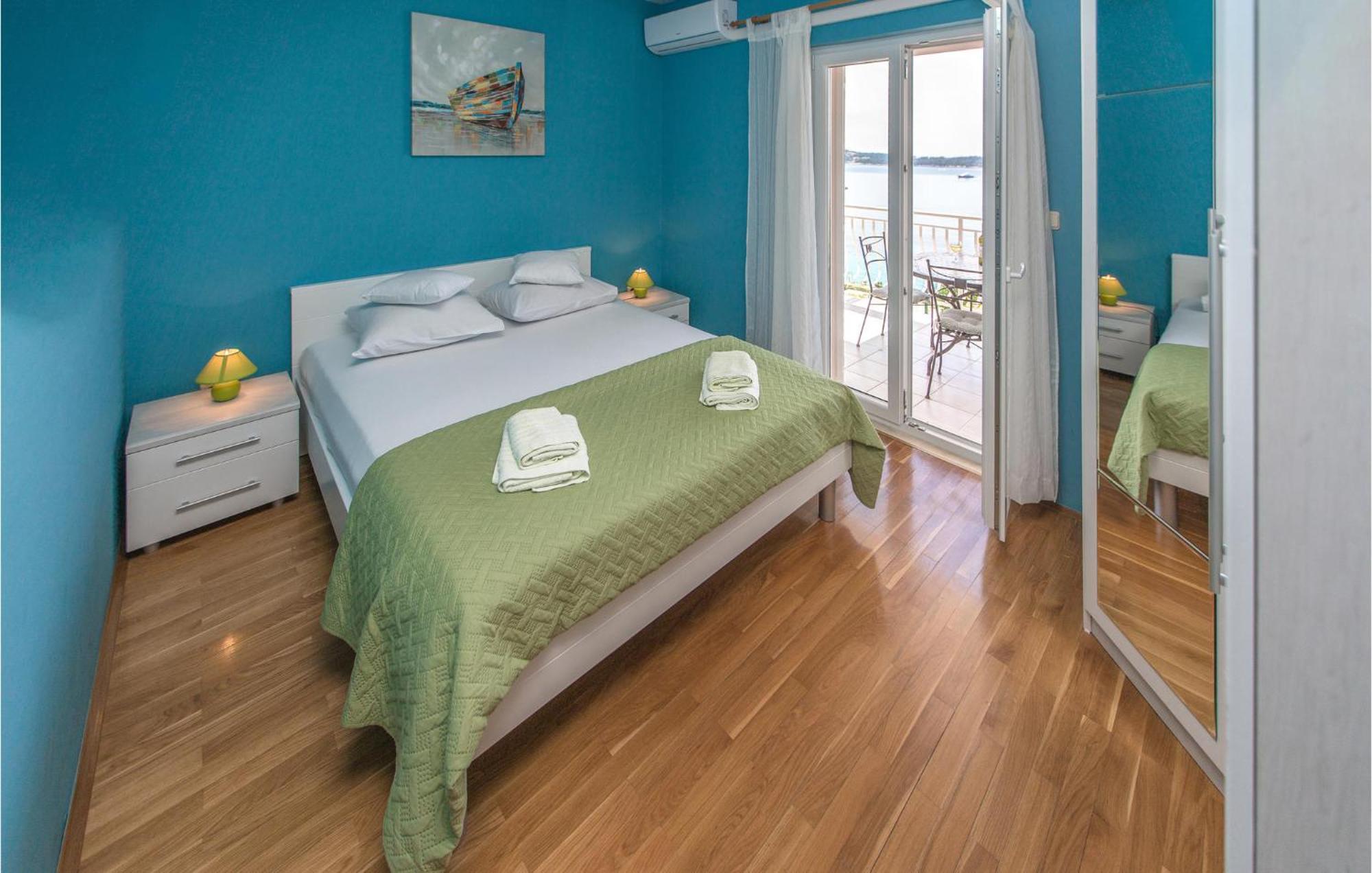מליני 3 Bedroom Lovely Home In Plat מראה חיצוני תמונה