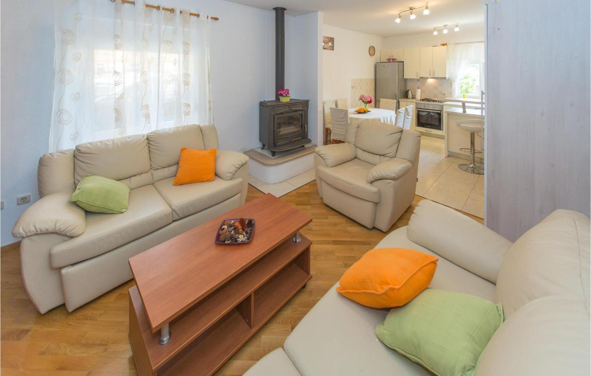 מליני 3 Bedroom Lovely Home In Plat מראה חיצוני תמונה