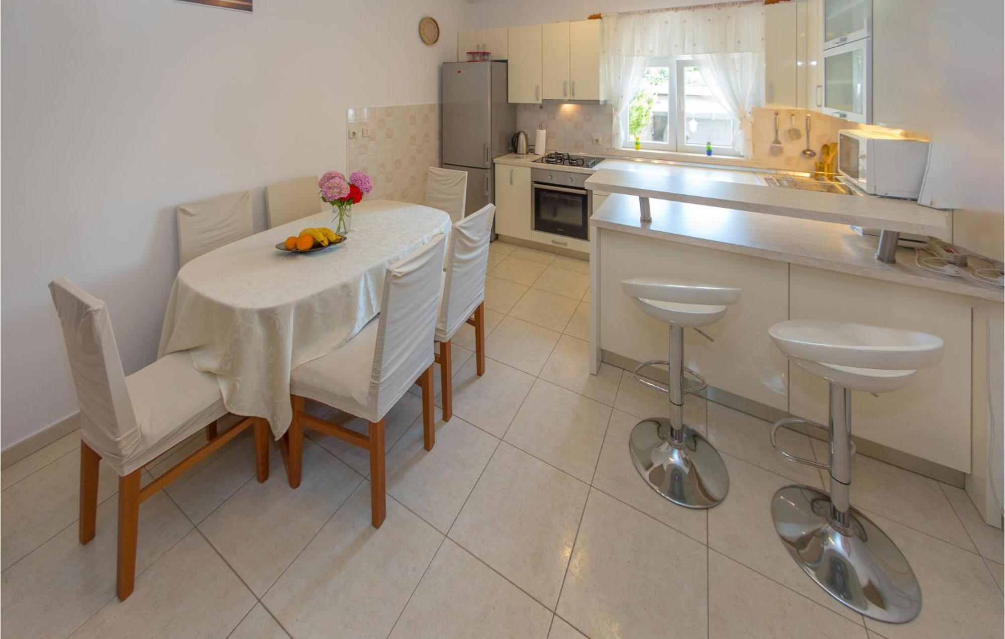 מליני 3 Bedroom Lovely Home In Plat מראה חיצוני תמונה